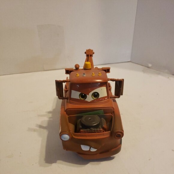 Disney Pixar Cars Tomica Tow-Mater C-04 (Japan) parts missing wheel - Picture 2 of 4